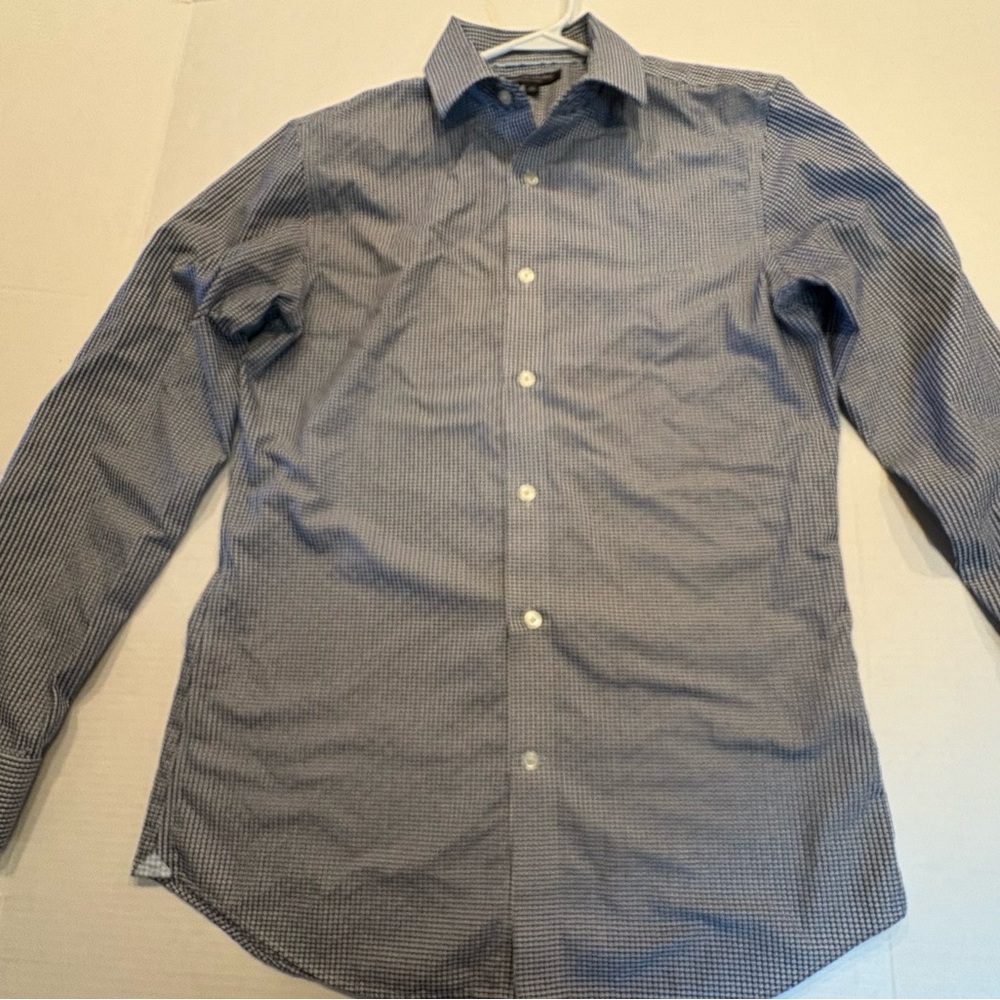 Banana Republic Men's Navy and White Micro-Pattern Dress Shirt Non Iron medium